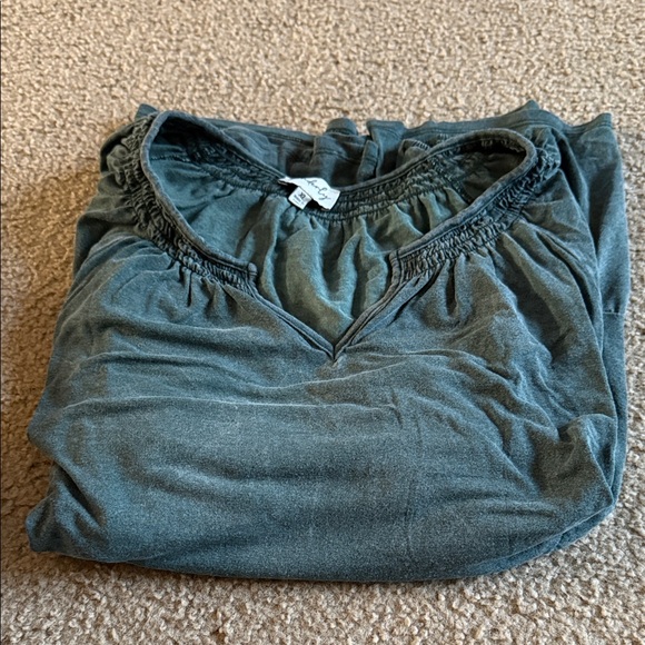 Women's Long Sleeve Tops - Picture 9 of 10